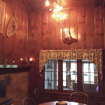 Highway 31 Cabins - Vacation Rentals Near Me - Free Soil, Michigan