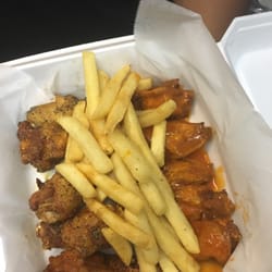 The Wing Bar - 10pcs Combo. 1/2 Hot 1/2 LemonPepper!! 100% Delish!