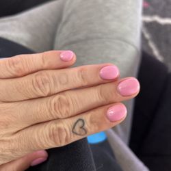 Tiffany Nail Bar - Love!