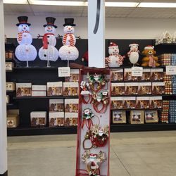 Christmas Decorations  09-27-2023
