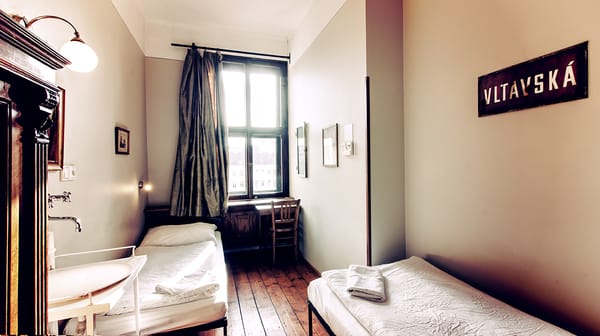 Sir Toby's Hostel by null