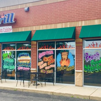 Gyro Grill - A few tables outside to enjoy lunch. - Greek Near Me - Kenosha, Wisconsin