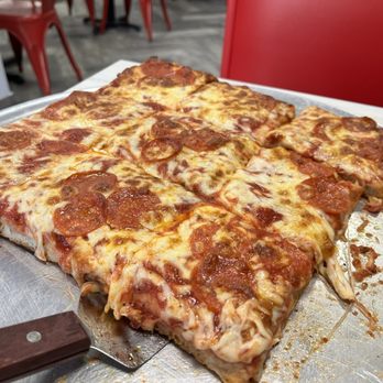 Cam's Pizzeria - Sicilian - Pizza Near Me - Port St. Lucie, Florida
