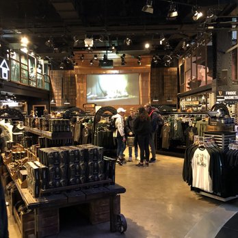 Guinness Storehouse - Store Area - Breweries Near Me - Dublin, D Guinness Storehouse - Store Area - Breweries Near Me - Dublin, D