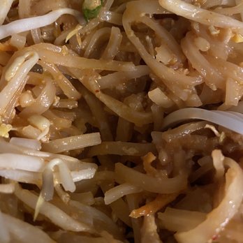 Thai Bowl - Chicken pad thai - Thai Near Me - Chicago, Illinois Thai Bowl - Chicken pad thai - Thai Near Me - Chicago, Illinois