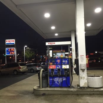 Exxon - a gas station at night - Gas Stations Near Me - Falls Church, Virginia