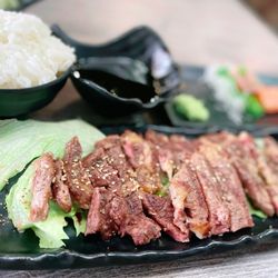 Amami Sushi Bistro Geary - Beef Teriyaki Lunch + 4 pcs of chef's choice sashimi