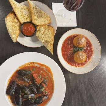 Licari's Sicilian Pizza Kitchen - Mussels and arancini - Pizza Near Me - Hudsonville, Michigan
