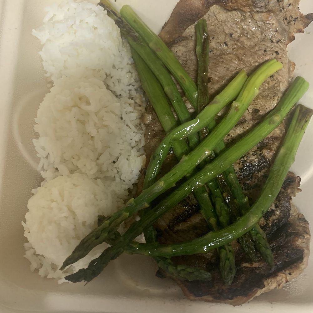 Ray's Café - NY steak with asparagus and rice and side salad - American Near Me - Honolulu, Hawaii Ray's Café - NY steak with asparagus and rice and side salad - American Near Me - Honolulu, Hawaii