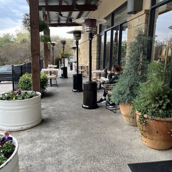 The Well Westlake - Outside seating - Breakfast & Brunch Near Me - Austin, Texas The Well Westlake - Outside seating - Breakfast & Brunch Near Me - Austin, Texas