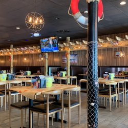 Hook & Reel Cajun Seafood & Bar - Interior. Clean and bright!