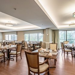 Elmcroft of Pinecrest - Elmcroft of Pinecrest Dining Room in Assisted Living