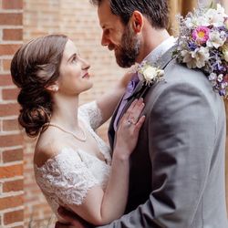 La Moda Salon & Day Spa - Wedding day hair & makeup.