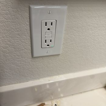 Handy Care LV - Replaced outlet. Very clean job - Handyman Near Me - Las Vegas, Nevada Handy Care LV - Replaced outlet. Very clean job - Handyman Near Me - Las Vegas, Nevada