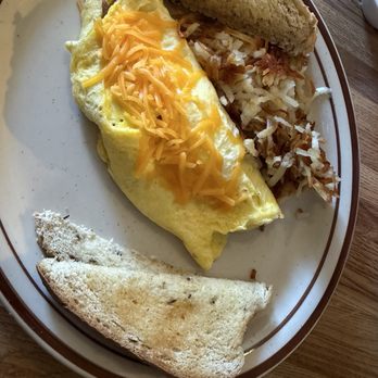 Terry’s Sale Barn Cafe - Omelette - Cafes Near Me - Roswell, New Mexico