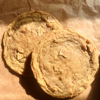 Melipona Bakery - Lemon caramelized white chocolate cookies - Desserts Near Me Melipona Bakery - Lemon caramelized white chocolate cookies - Desserts Near Me