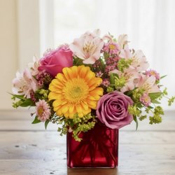The Colonial Florist & Gift Shop