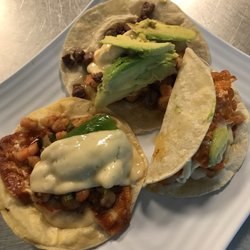 El Agasajo - Taco costra chilaca, tacoton y taco mar y Tierra