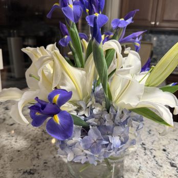 Candlelight Florist - Purple Iris, white, lily, and blue hydrangea. - Florists Near Me - Santee, California Candlelight Florist - Purple Iris, white, lily, and blue hydrangea. - Florists Near Me - Santee, California