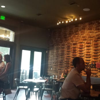 Crush & Brew - Nice decor - New American Near Me - Temecula, California