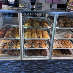Royal's Donuts - Doughnuts