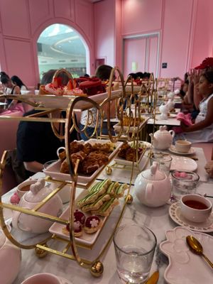 Hello Kitty Cafe by null