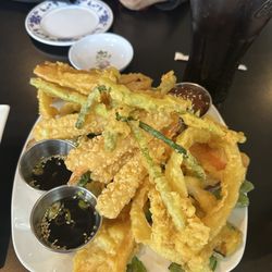 Blue Hashi - Tempura vegetables with shrimp.