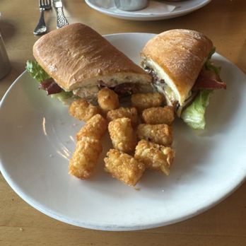 Canyon Lakes - Spicy chicken on ciabatta - Breweries Near Me - San Ramon, California