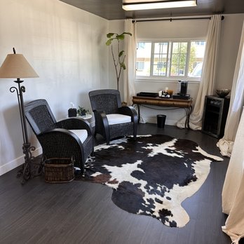 South O Smiles - Waiting area for our patients with coffee and tea - General Dentistry Near Me - Oceanside, California South O Smiles - Waiting area for our patients with coffee and tea - General Dentistry Near Me - Oceanside, California