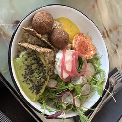 Brunchette Bowl with falafels