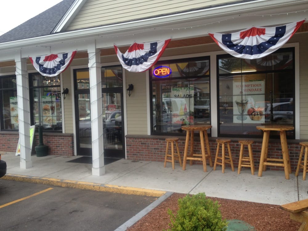 THE ICE CREAM PARLOR Updated September 2024 56 Canal St, Millbury