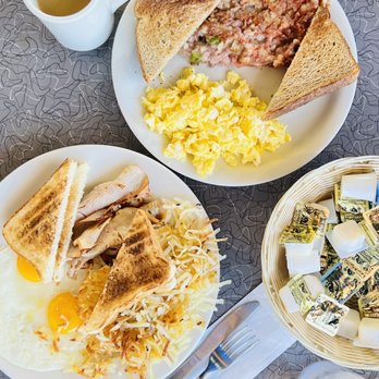 Daisy Dukes Diner - 2 Eggs Served Your Way and Corned Beef Hash - Southern Near Me - Kenner, Louisiana Daisy Dukes Diner - 2 Eggs Served Your Way and Corned Beef Hash - Southern Near Me - Kenner, Louisiana