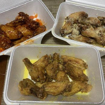 BreWingZ Restaurant and Bar - ThaI Spice, garlic Parmesan and lemon pepper. - Chicken Wings Near Me - Pearland, Texas BreWingZ Restaurant and Bar - ThaI Spice, garlic Parmesan and lemon pepper. - Chicken Wings Near Me - Pearland, Texas