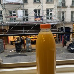 Le Relais Saint-Honoré - Delicious fresh squeezed orange juice, every day.