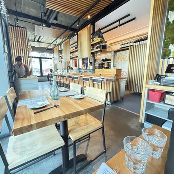 Kuma on Valencia - Ambiance - Sushi Bars Near Me - San Francisco, California Kuma on Valencia - Ambiance - Sushi Bars Near Me - San Francisco, California
