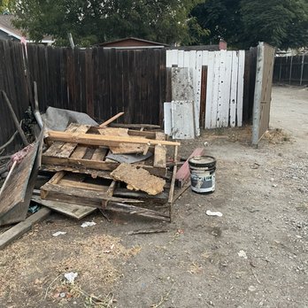 GM General Services - Before cleaning up - Junk Removal & Hauling Near Me GM General Services - Before cleaning up - Junk Removal & Hauling Near Me