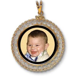 Saint Vishvas Watch and Jewelry Repair - Personalized memory pendant which can be made in 14k, 10k or 925 silver as per your need. Different patterns are also available.