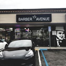 Barber Avenue - Very clean barber shop amazing set up