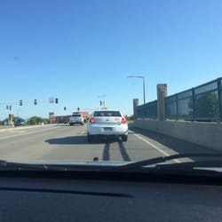 United Cab Service - United Airport Taxi MSP Cab # 5212 License Plate 887 PMR. Tailgated an emergency vehicle. Super indiscipline & unsafe!
