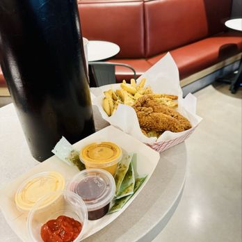 Temeku Cinemas - Chicken Tenders with the bbq and chipotle sauce for the win! - Cinema Near Me - Temecula, California
