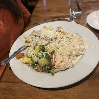 Belluccis Italian - Pollo Bianca - Italian Near Me - Midlothian, Texas