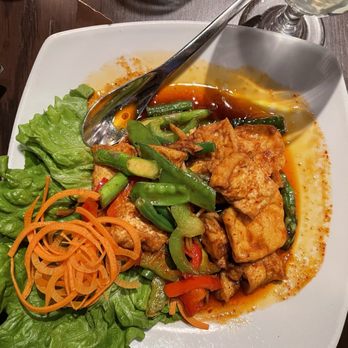 Mai Thai - 40. Spicy Ginger Jae- stir-fried tofu with fresh ginger, snow peas, asparagus, string beans and bell peppers in a ginger chili paste sauce - Thai Near Me - Alexandria, Virginia Mai Thai - 40. Spicy Ginger Jae- stir-fried tofu with fresh ginger, snow peas, asparagus, string beans and bell peppers in a ginger chili paste sauce - Thai Near Me - Alexandria, Virginia