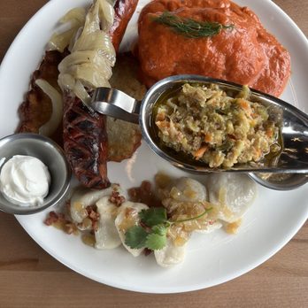 Andy's Kitchen - Polish Plate: pierogi, potato pancake, stuffed cabbage, sausage and bigos. Bardzo dobre - Polish Near Me - Lake Zurich, Illinois