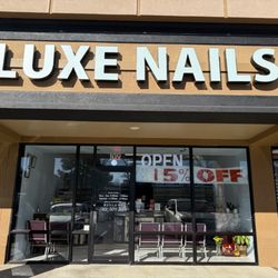 Luxe Nails