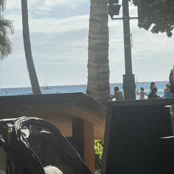 Cheeseburger In Paradise - Burgers Near Me - Honolulu, Hawaii