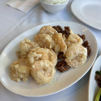Oak Tree Inn - Honey Glazed Walnut Shrimps - Chinese Near Me - South Pasadena, California Oak Tree Inn - Honey Glazed Walnut Shrimps - Chinese Near Me - South Pasadena, California
