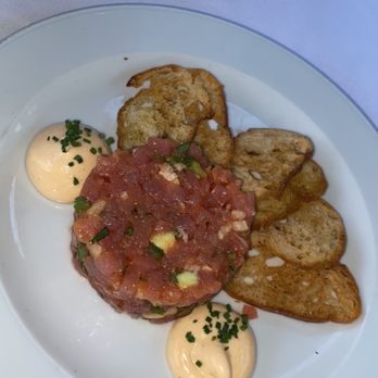 Craig's - tuna tartare appetizer - American Near Me - West Hollywood, California