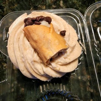 The Cakery Fishkill - Cannoli Cupcake. OUTSTANDING - Bakeries Near Me - Fishkill, New York