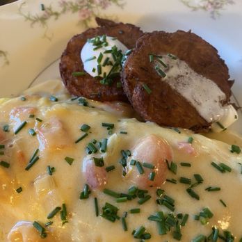 Bear & Dragon - French omelette. It was creamy and fluffy. Like how did they do that? - Coffee & Tea Near Me - Prescott, Arizona