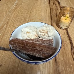 Caramel stuffed churros and caramel salted ice cream - Yum!